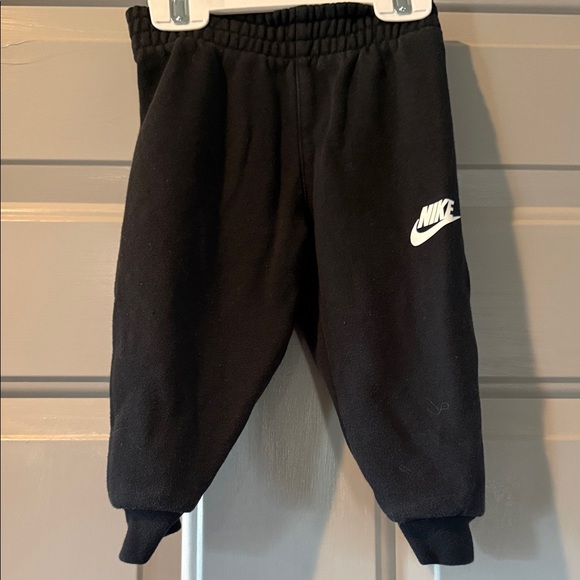Nike Kids Black Sweatpants - Picture 1 of 2